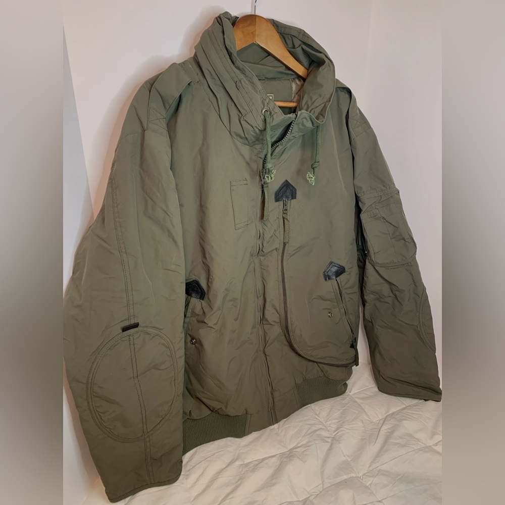 Men’s TEAM-ONE Coat with zip-up hoodie. 3XL.